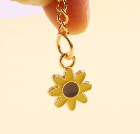 Alloy Flower Keychain, Cute Badge Accessories, Dripping Oil Keyring - available at Sparq Mart